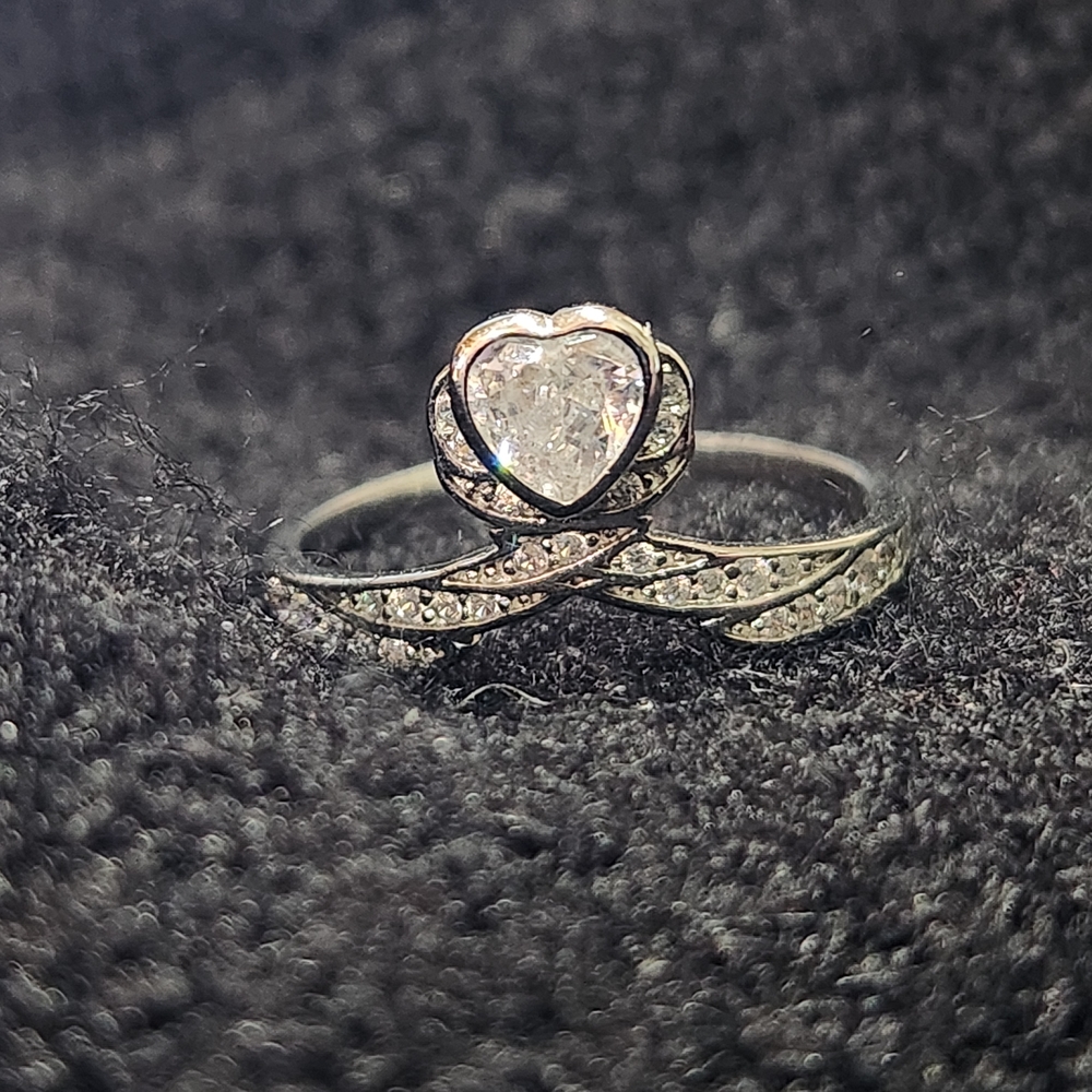 Elegant Silver Heart Ring